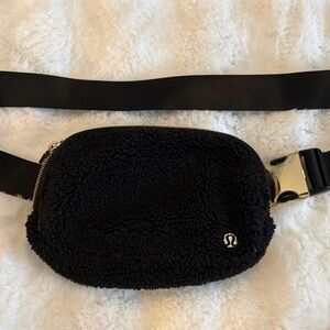 Lululemon Black Sherpa Belt Bag